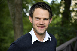 Alexander, mjölkbonde från Dannike, blev anmäld till programmet av sitt kompisgäng.