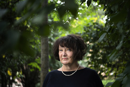 'Jag fortsätter att skriva om förträngning, tystnad och brott, det är jag inte färdig med', säger Monika Fagerholm.