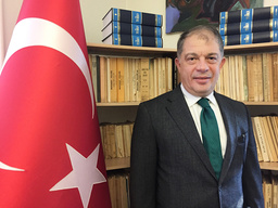 Turkiets Sverigeambassadör Hakki Emre Yunt säger att YPG är en säkerhetsrisk för Turkiet, i en intervju med SR:s Studio Ett.