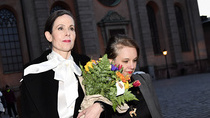Sara Danius och Sara Stridsberg lämnade Börshuset tillsammans på kvällen den 12 april 2018. 'Det var Akademiens vilja att jag skulle lämna', sade Sara Danius. Arkivbild.