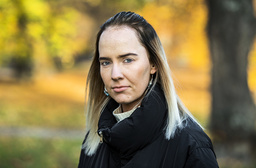 Susanne Skogstad slutade på gymnasiet och blev fabriksarbetare i sju år. Nu går hon sista året på en manusförfattarlinje i Oslo.