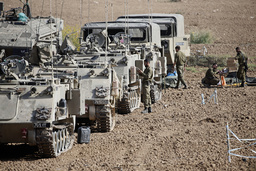 Israelisk militär nära Gazaremsan.
