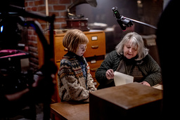 Matilda Gross med Marianne Mörck, som har en hektisk höst. 'Det kom två filmer på en gång, så jag har åkt lite i skift emellan. Plus konserter och andra saker, som allt jobb inför att jag ska vara julvärd', säger Mörck.