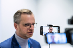 Inrikesminister Mikael Damberg (S) vill avvakta.