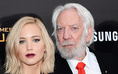 Jennifer Lawrence spelade Katniss och Donald Sutherland president Snow i 'Hungerspelen'-filmerna. Arkivbild.