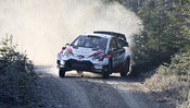 'Det känns bra, bilen är bra. Det går inte att klaga efter en dag som denna. Min strategi för morgondagen är bara mer av samma vara', säger Elfyn Evans.