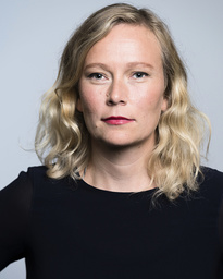 'I den här boken är känslorna väldigt stora, både saknaden när systern är hos sin mamma och glädjen när hon kommer tillbaka. Egentligen är hon ju bara borta en vecka, men känslorna kan ta stor plats ändå', säger Matilda Ruta som skildrar känslorna inför varannan-vecka-livet, i 'Syskonvecka'. Pressbild.
