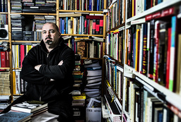 Poeten Johan Jönson är nominerad för sin tvillingbok 'Marginalia/Xterminalia'. Arkivbild.