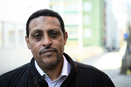 Abdul Abdulsalam efterlyser mer information om vad man ska göra om man blir smittad av viruset.