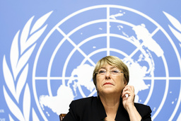 FN:s människorättschef Michelle Bachelet uppmanar länder att släppa fångar som dömts för lindriga brott eller som tillhör riskgrupper för att undvika att coronapandemin får fäste på anstalter.