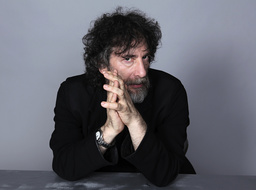 Författaren Neil Gaiman ber om ursäkt. Arkivbild.