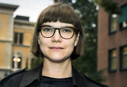 Årets julkalender i radio utgår från barocken. 'Det har varit väldigt roligt att leka med den epoken, den är så svulstig och överdriven', säger Sara Bergmark Elfgren som har skrivit manus till 'Knäckarbanketten'. Arkivbild.