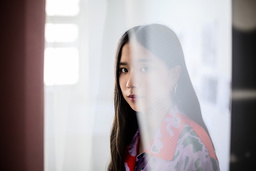 Lap-See Lam är redan en prisad konstnär. Hon är med på Forbes lista över Europas mest lovande unga konstnärer, har visat verk på Performa-biennalen i New York och nominerats till internationella Future Generation Art prize, tillsammans med de andra nominerade kommer hennes verk att ställas ut i Kiev och i samband med Venedigbiennalen.