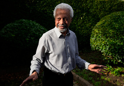 'Det finns miljoner människor som jag. När jag tänker på mina egna erfarenheter tänker jag också på andras, de blir en del av min reflektion' säger Abdulrazak Gurnah. Arkivbild.