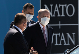 Turkiets president Recep Tayyip Erdogan anländer till Natomöte i Bryssel, Belgien sommaren 2021. Relationen mellan Turkiet och andra Natoländer är ansträngd.
