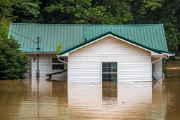 Ett översvämmat hus i Lost Creek i delstaten Kentucky.