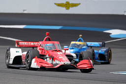 Marcus Ericsson hade en tung dag och tappade ledningen i Indycar-sammandraget.