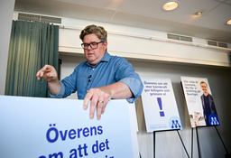 Moderaternas partisekreterare Gunnar Strömmer presenterar Moderaternas valkampanj under måndagen.