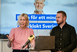 Liberalernas valaffischer presenterades av partisekreterare Maria Nilsson och kommunikationschef Gustav Georgson.