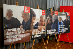 Socialdemokraternas valaffischer som ska sättas upp på gatorna.