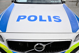 Polisen larmas till en adress i Västerås efter att en man har knivskurits utomhus. Arkivbild.