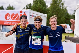Viktor Svensk, Max Peter Bejmer och Isac von Krusenstierna tog silver i orienterings-EM.