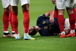 France's Lucas Hernández was injured during the game against Australia.