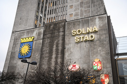 Solna is one of the few municipalities that raise taxes next year. In the picture Solna Town Hall. Archive image.