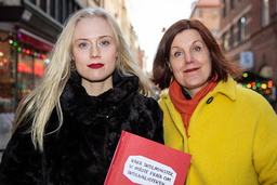 Hilma Olsson och Kinn Danielsson med uppropet för skolbibliotek.