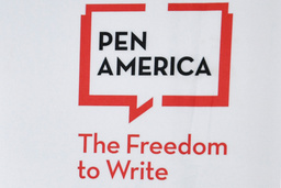 Amerikanska Pen kritiseras av författare. Arkivbild.