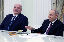 Belarus president Aleksandr Lukasjenko och hans ryske motsvarighet Vladimir Putin i Moskva tidigare i april.