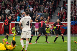 Bayern Leverkusen är vidare till Europa League-final efter 4–2 sammanlagt mot Roma.
