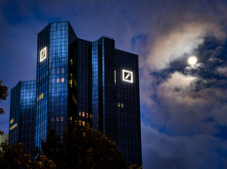 Ryska myndigheter beslagtar motsvarande nära 2,8 miljarder kronor av Deutsche Bank. Arkivbild.