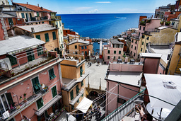 Cinque Terre är en kuststräcka på den östliga delen av den italienska rivieran.