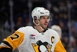 Sidney Crosby stannar i Pittsburgh ytterligare två NHL-säsonger.