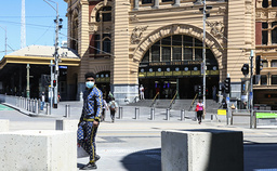 Vattnet drabbade bland annat Flinders Street-stationen, även känd som Melbournes centralstation. Arkivbild.