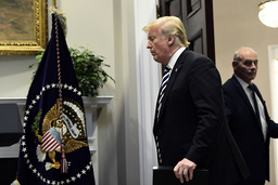 Donald Trump och John Kelly i Vita huset i november 2018.