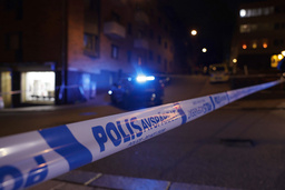 En person har blivit svårt skadad i en skottlossning.