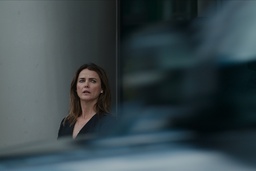 Keri Russell spelar den amerikanska ambassadören i London, Kate Wyler. Pressbild.