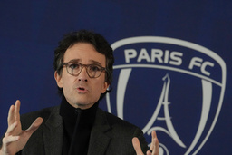 Antoine Arnault från ägarfamiljen till lyxkonglomeratet LVMH blir majoritetsägare i Paris FC, nu i serien under eliten, för att på sikt ge PSG en match om bästa lag i staden.