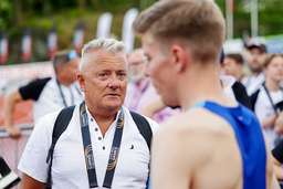 Gjert Ingebrigtsen, till vänster, åtalas för misshandel av sonen och löparstjärnan Jakob Ingebrigtsen. Arkivbild.