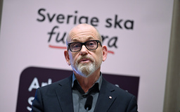 LO:s ordförande Johan Lindholm i samband med en pressträff på måndagen.