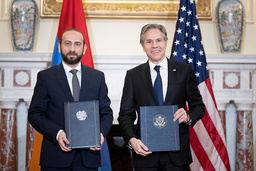 Armeniens utrikesminister Ararat Mirzoyan och USA:s utrikesminister Antony Blinken. Arkivbild.