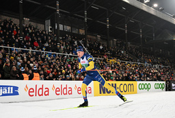 Martin Ponsiluoma under fjolårets skidskyttetävling på Stockholms stadion. Arkivbild.