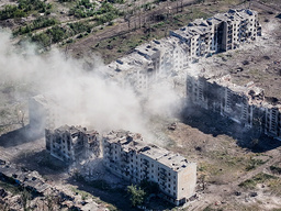 Många av de civila som stannat i Tjasiv Jar har funktionsnedsättningar, enligt Ukrainas militär. Arkivbild från i juli 2024.