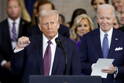 President Donald Trump hoppade mellan ämnena i sitt tal under ceremonin i Washington.