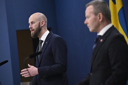 Ministern för civilt försvar Carl-Oskar Bohlin och Mikael Frisell, generaldirektör för MSB.