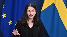 Klimat- och miljöminister Romina Pourmokhtari (L) presenterar nytt uppdrag till miljömålsberedningen.