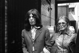 Mick Jagger och Marianne Faithfull i maj 1969. Sångerskan avled under torsdagen, 78 år gammal.