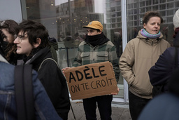 Under rättegången i december fick Adèle Haenel stöd av demonstranter.